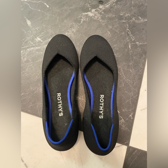 Rothy's The Flat in Black Size 6 - Picture 2 of 5
